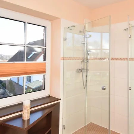 Ferienwohnung Seebrise Апартаменти Sellin (Rugen)
